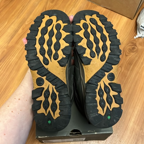 Junior Mt. Maddsen Waterproof Mid Hiking Boot - Picture 13 of 16